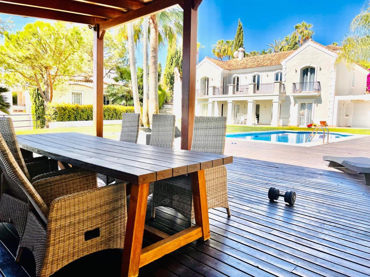 Villa Maracana Room in a Family house Habitación en una casa de Familia Marbella Exterior foto